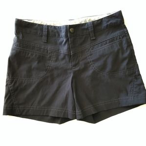 Athleta 5" Quick Dry Dipper Shorts in Gray size 2